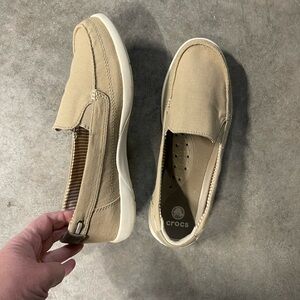 Crocs Walu Womans Loafers Boat Shoes #14391 Tan Canvas Slip-on's Sz 10